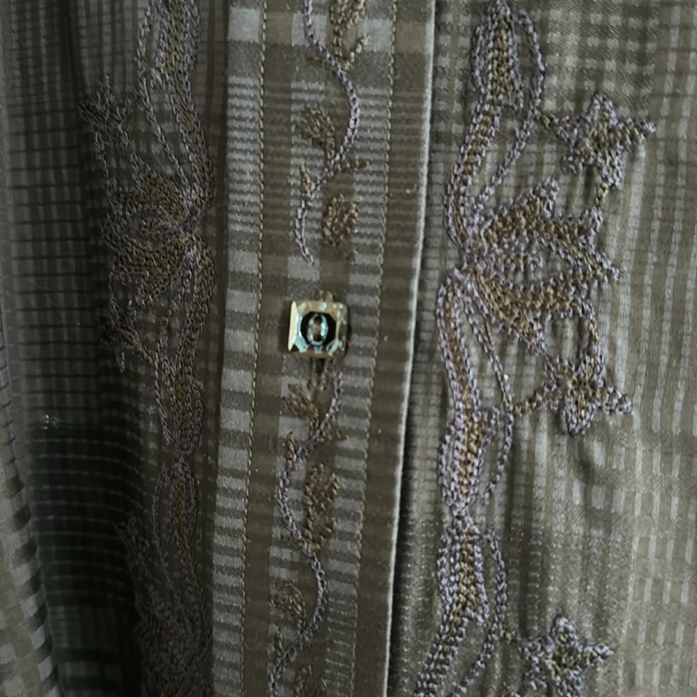 Men’s black limited edition Robert Graham shirt. - Picture 2 of 3
